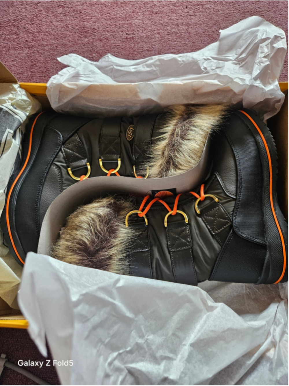 Women's Lugz Tundra Fur Winter Boots Size 6 Black and Orange